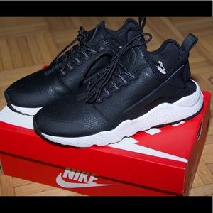 Nike Huarache SE with leather